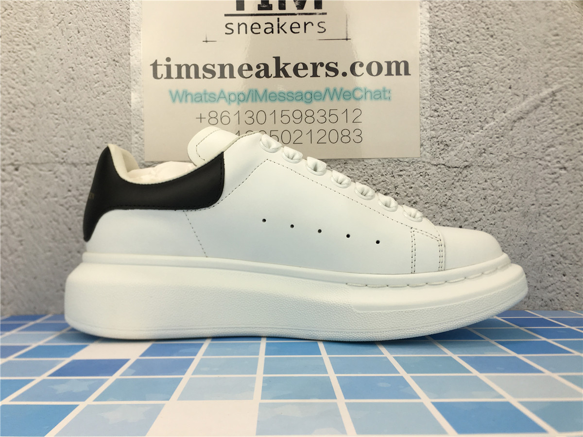 ALEXANDER MCQUEEN White & Black Oversized Sneakers 553680WHGP59061